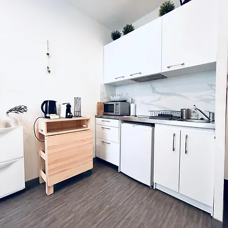 Cocooning Avec Terrasse Au Calme Quartier Les Musiciens A 7 Minutes A Pieds Nice